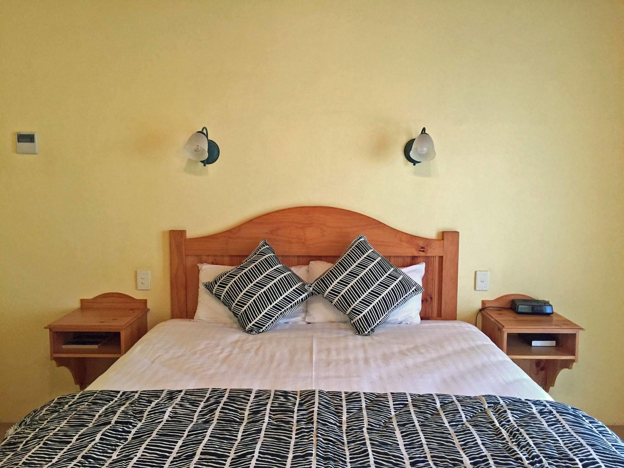 คูนาวาร์รา เพลส Motel ภายนอก รูปภาพ